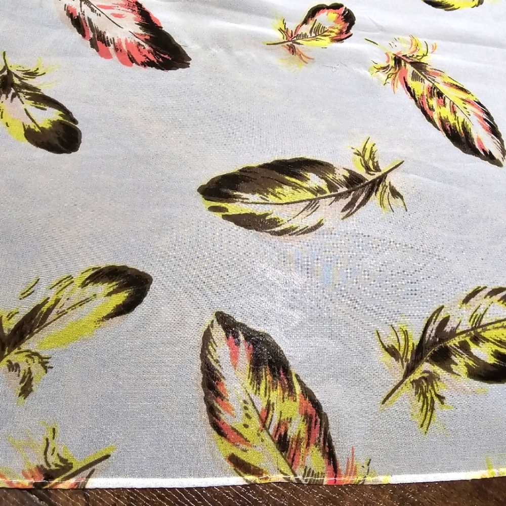 🍋 Sheer with neon yellow and pink feathers